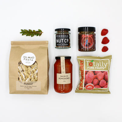 Peninsula Nut Co Dry Roasted Almonds provide the entrée while Island Pasta serve up their artisan Fusilli Pasta and Salsa Di Pomodoro combo. Hot tip! Add a little Chilli & Nut Fever Crispy Chilli Oil to fire up the main meal – a chilli oil to give any dish that extra bite.  Totally Pure Snap Strawberries are the perfect finish to our vegan gift box